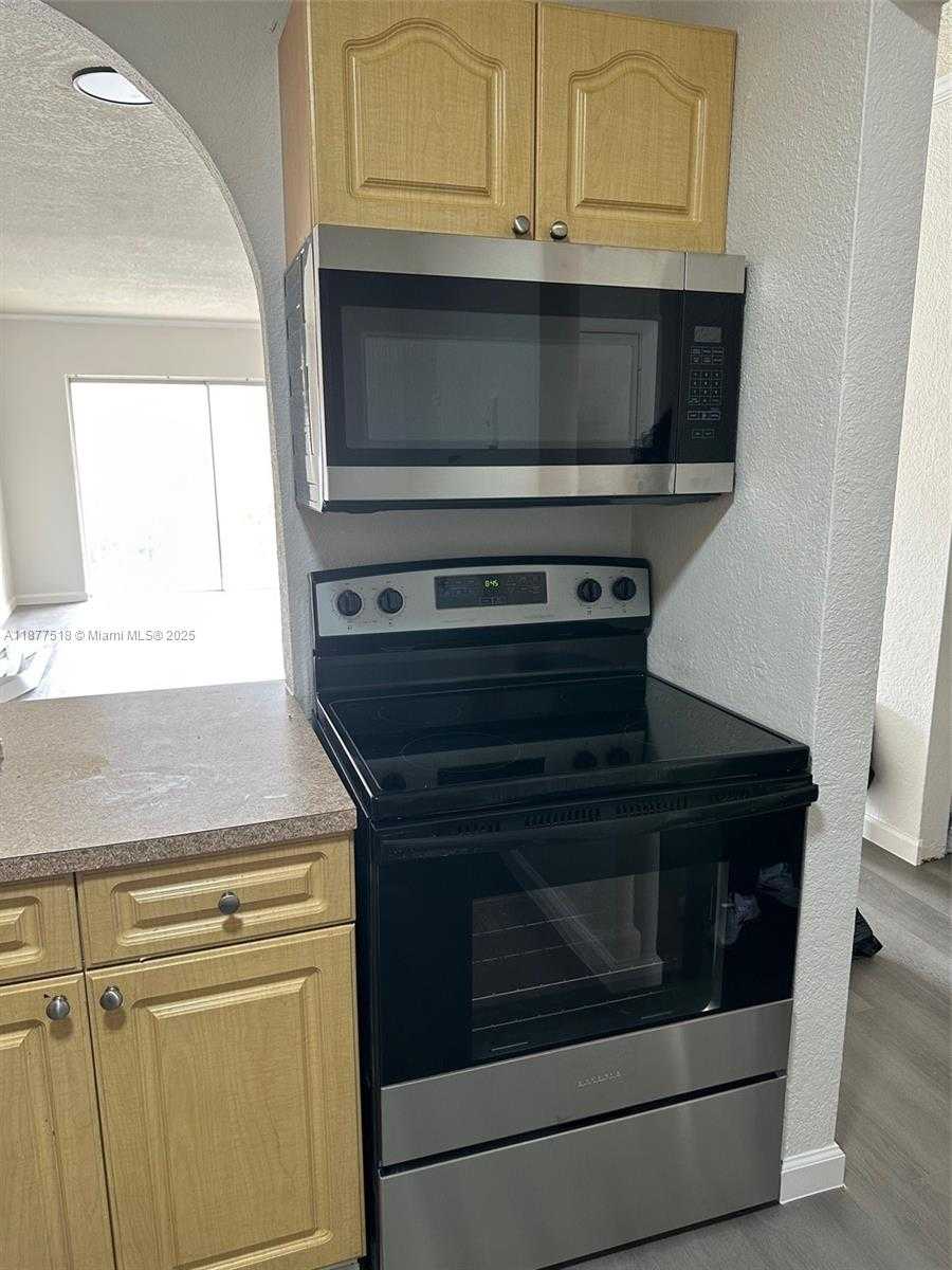 Small Image of 9972 SOUTH WEST 88ST #1126, Miami Number 3