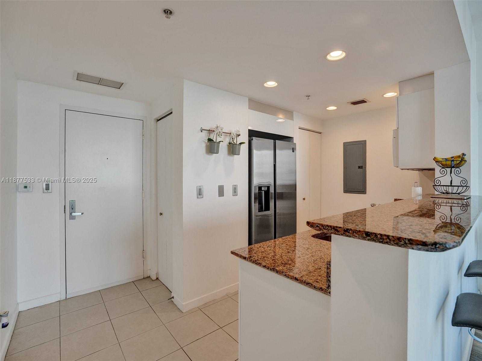 Small Image of 325 SOUTH BISCAYNE BLVD #1520, Miami Number 11