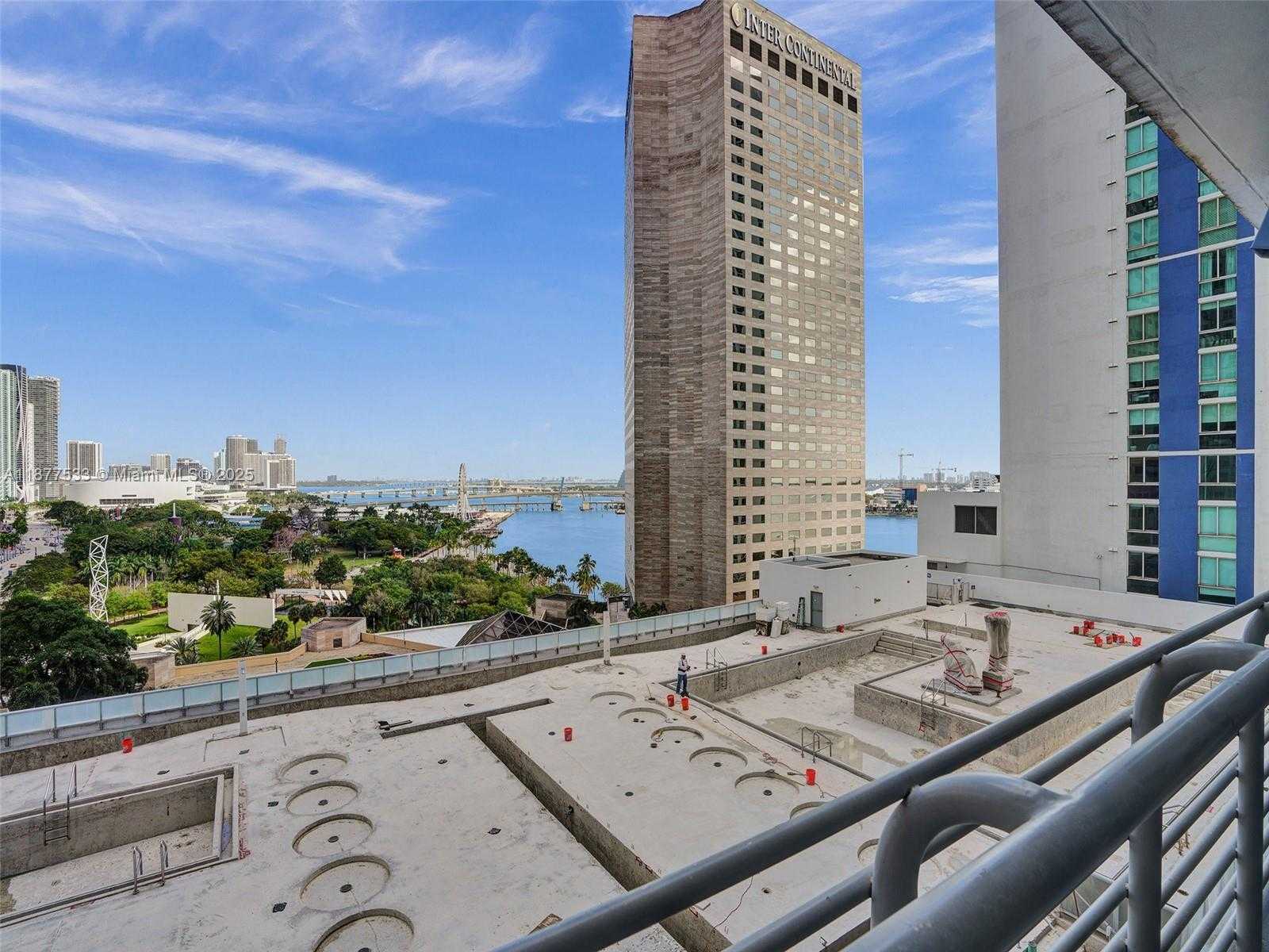Small Image of 325 SOUTH BISCAYNE BLVD #1520, Miami Number 14