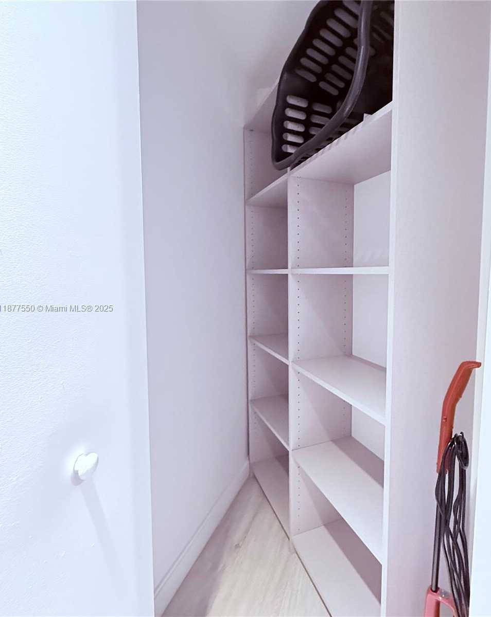 Small Image of 55 SOUTH WEST 9TH ST #3903, Miami Number 16