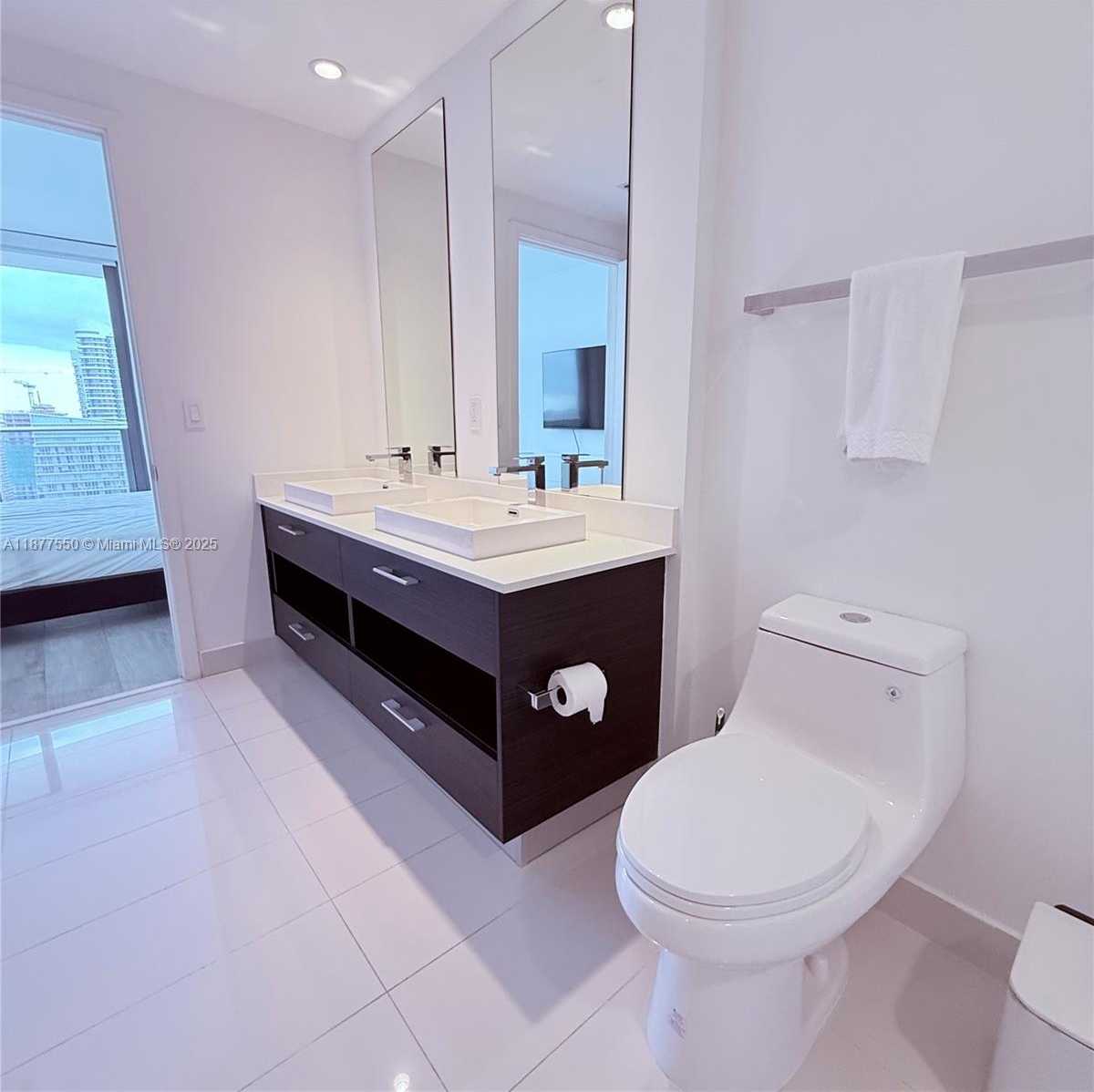 Small Image of 55 SOUTH WEST 9TH ST #3903, Miami Number 22