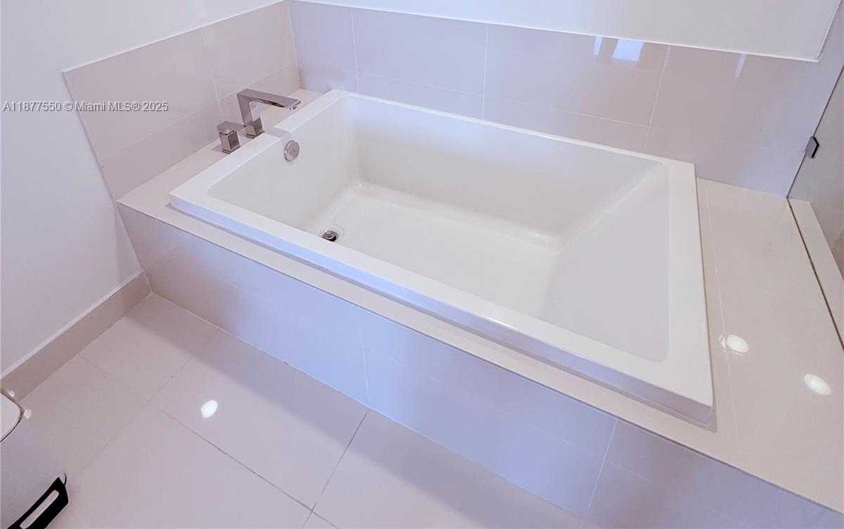 Small Image of 55 SOUTH WEST 9TH ST #3903, Miami Number 23