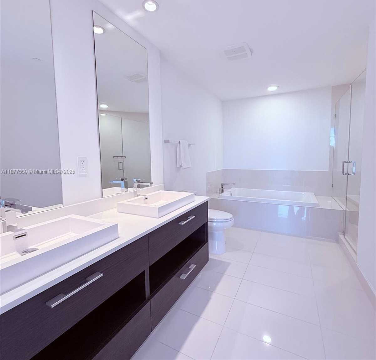 Small Image of 55 SOUTH WEST 9TH ST #3903, Miami Number 26