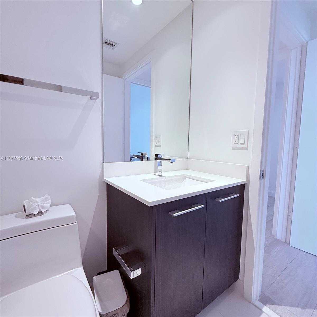 Small Image of 55 SOUTH WEST 9TH ST #3903, Miami Number 9