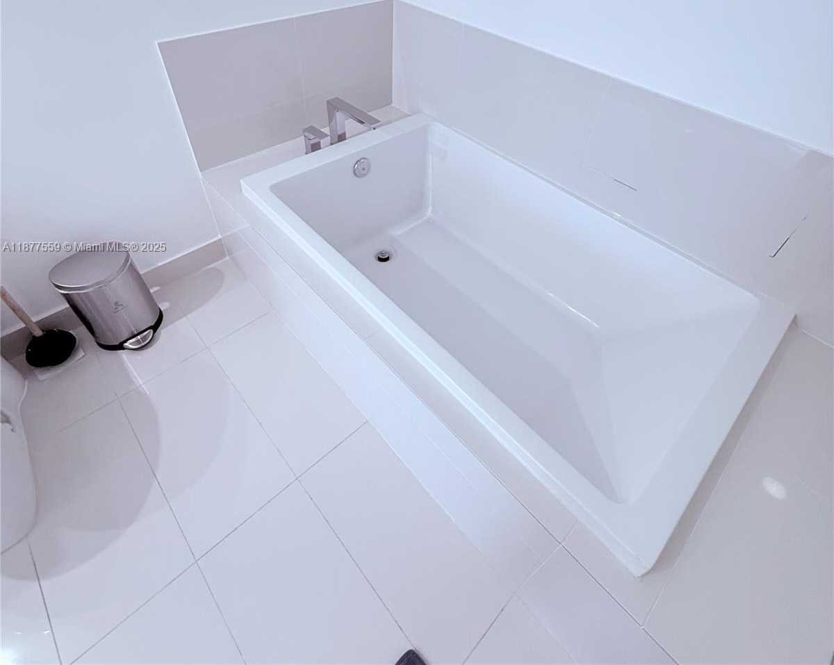 Small Image of 55 SOUTH WEST 9TH ST #4003, Miami Number 19