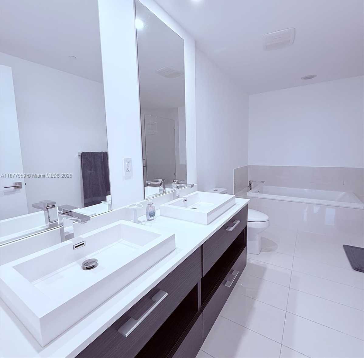 Small Image of 55 SOUTH WEST 9TH ST #4003, Miami Number 22