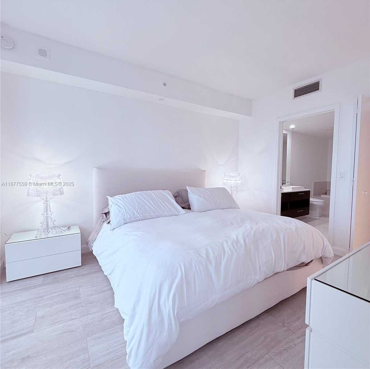 Small Image of 55 SOUTH WEST 9TH ST #4003, Miami Number 25