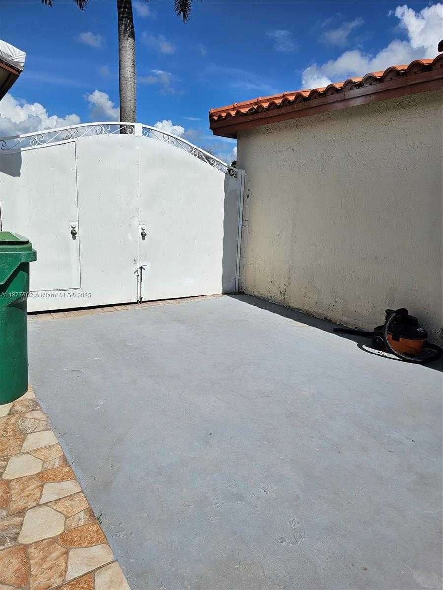 Small Image of 17215 SOUTH WEST 115TH AVE, Miami Number 19