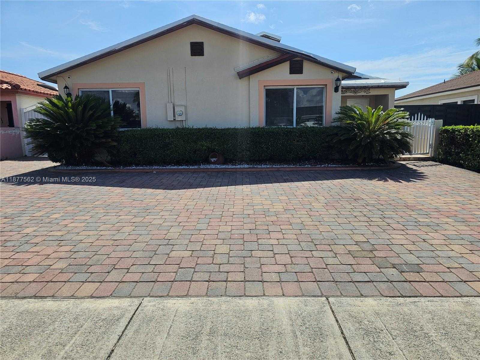 Small Image of 17215 SOUTH WEST 115TH AVE, Miami Number 2