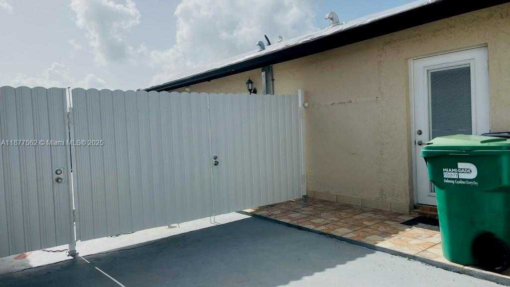 Small Image of 17215 SOUTH WEST 115TH AVE, Miami Number 24