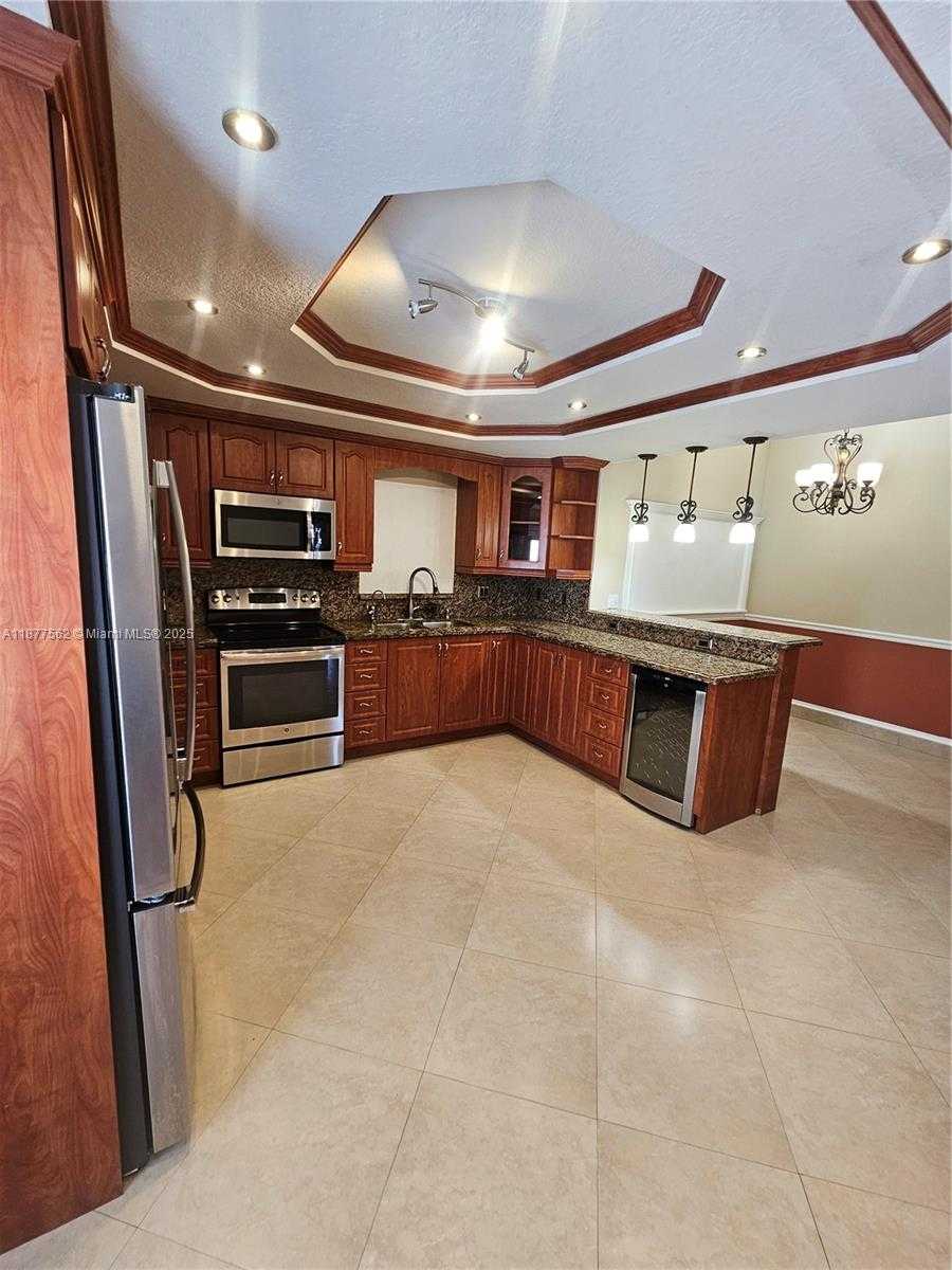 Small Image of 17215 SOUTH WEST 115TH AVE, Miami Number 3