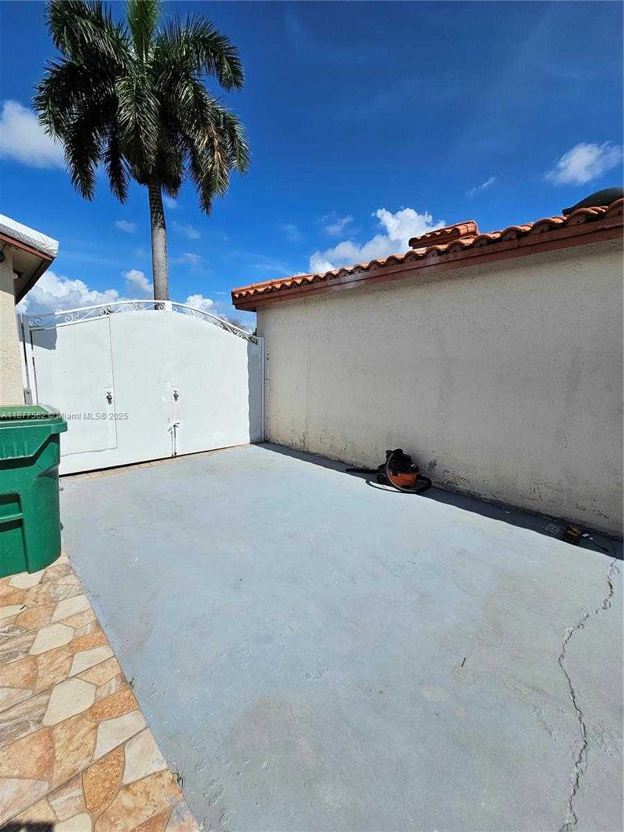 Small Image of 17215 SOUTH WEST 115TH AVE, Miami Number 30