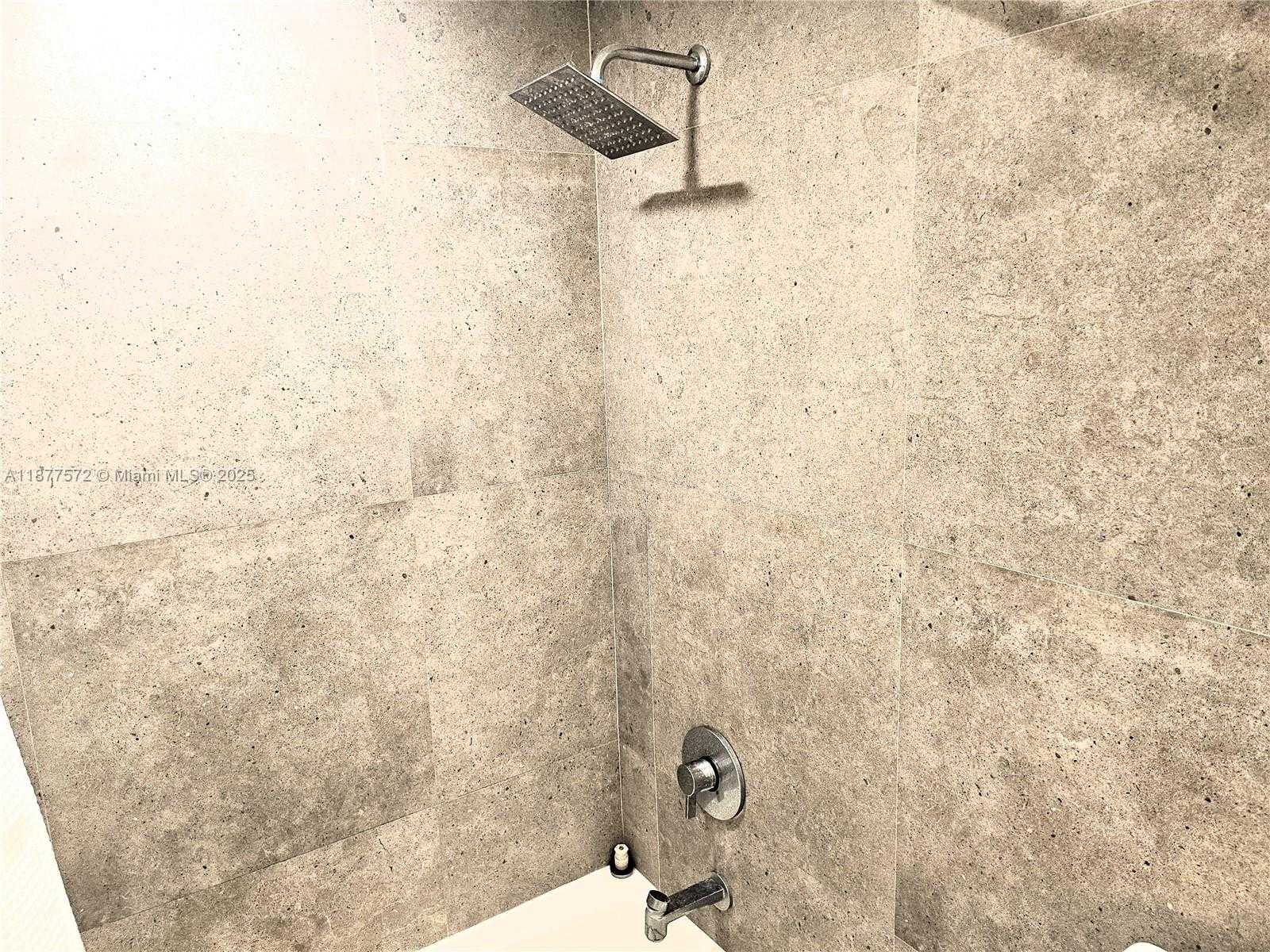 Small Image of 5161 COLLINS AVE #707, Miami Beach Number 17