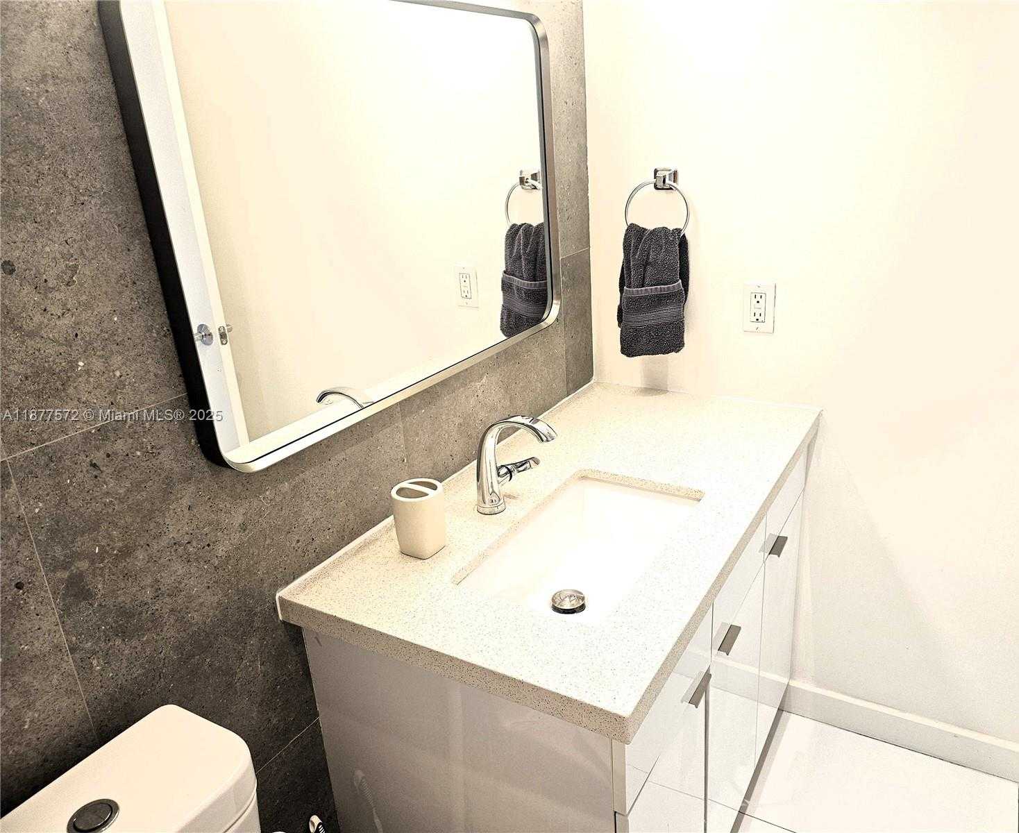 Small Image of 5161 COLLINS AVE #707, Miami Beach Number 18