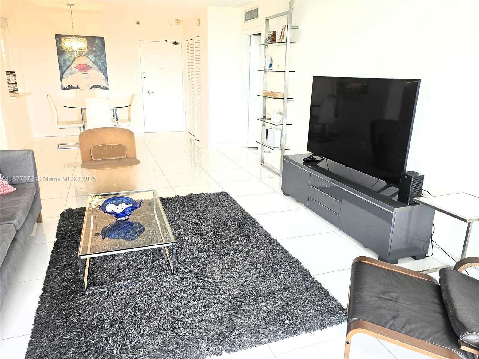 Small Image of 5161 COLLINS AVE #707, Miami Beach Number 4
