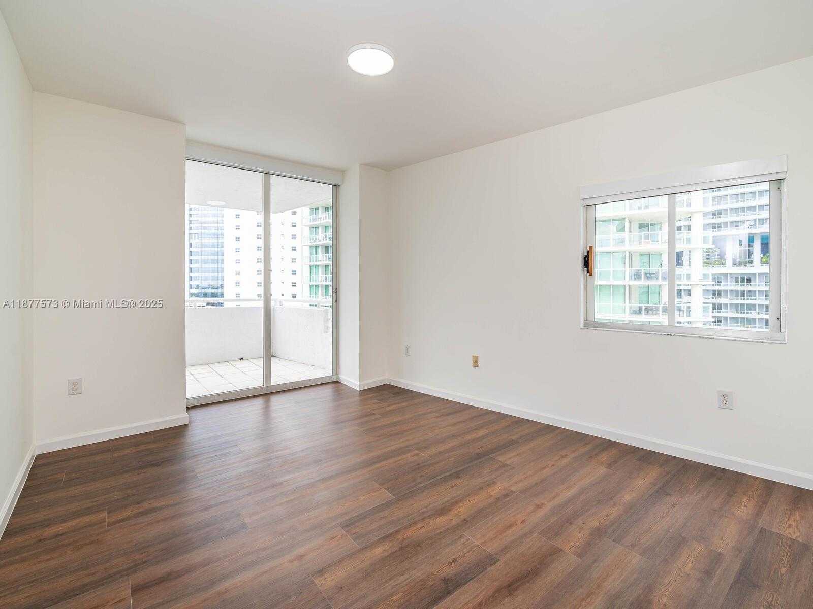 Small Image of 1402 BRICKELL BAY DR #1203, Miami Number 15