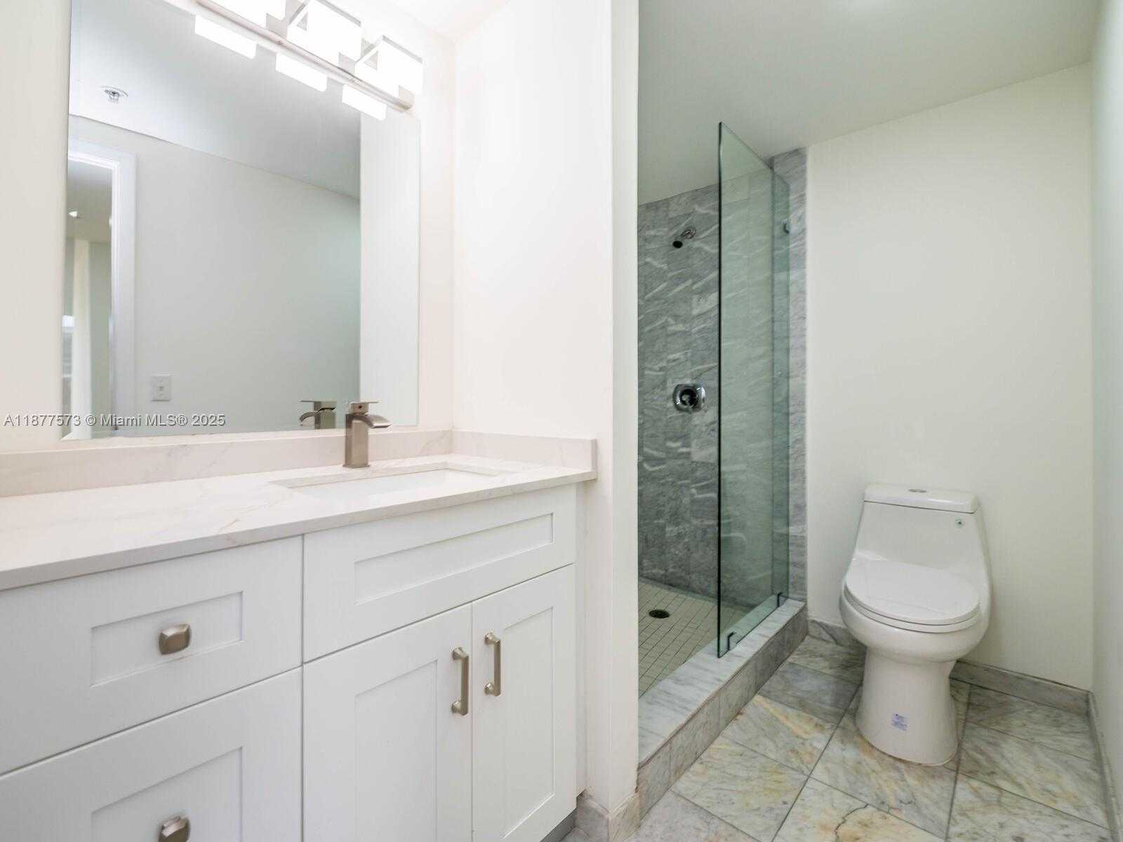 Small Image of 1402 BRICKELL BAY DR #1203, Miami Number 18