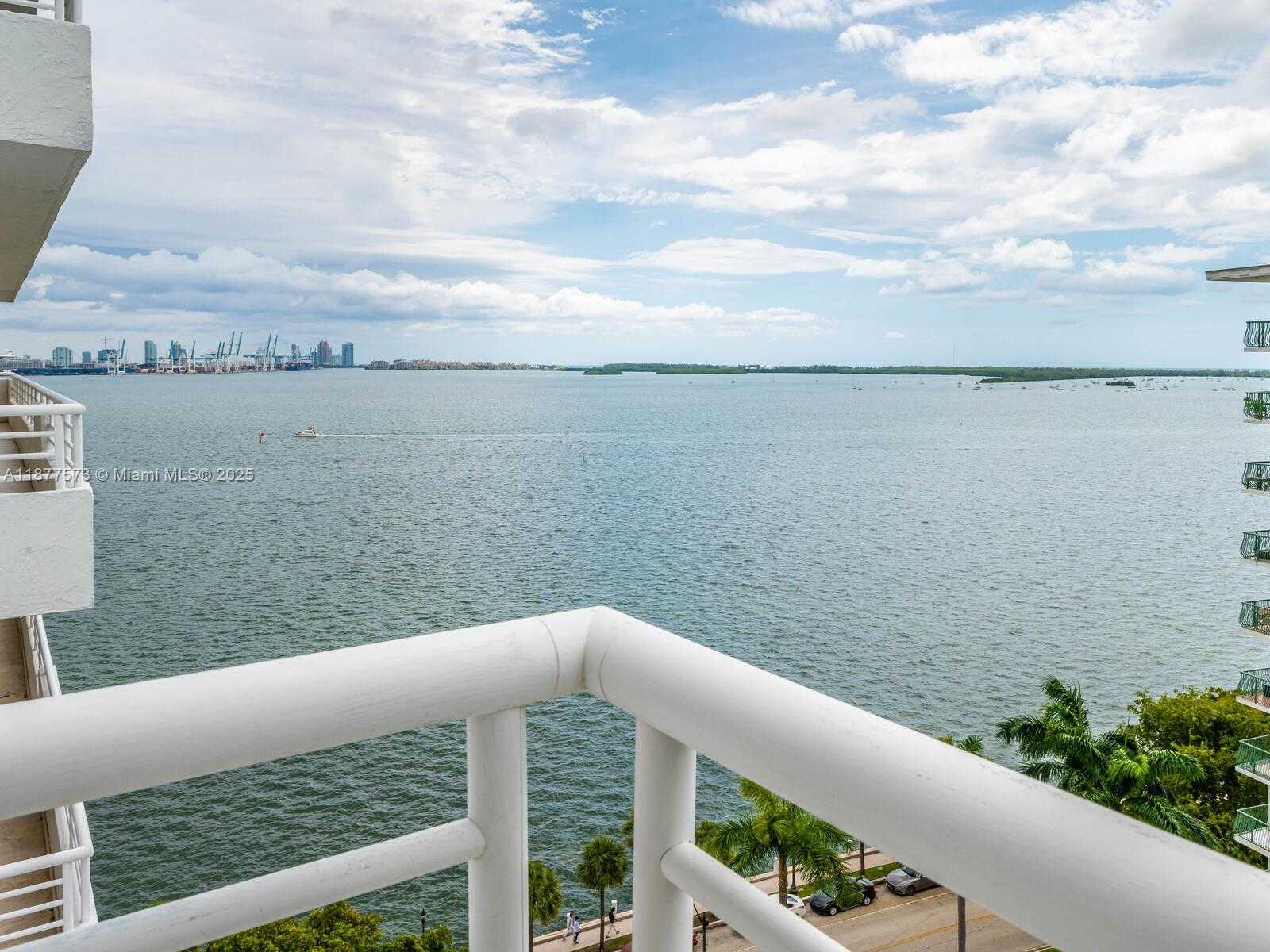 Small Image of 1402 BRICKELL BAY DR #1203, Miami Number 20
