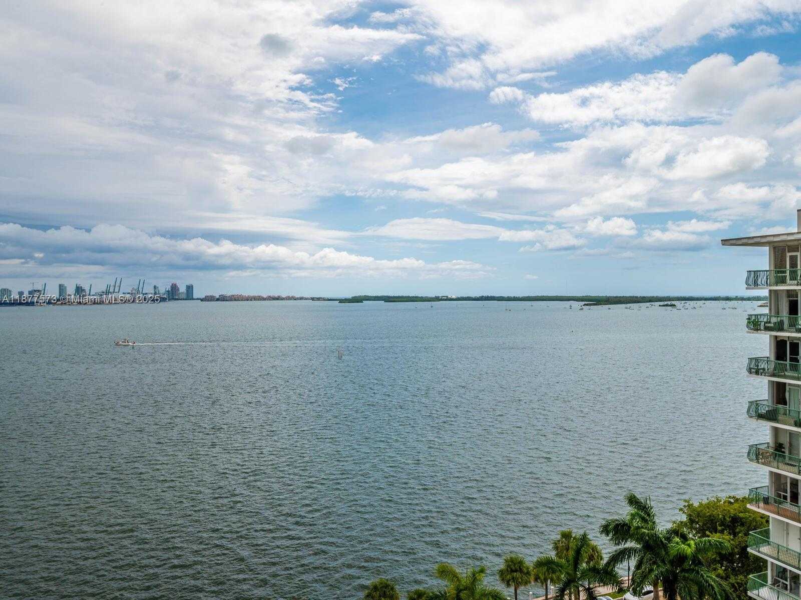 Small Image of 1402 BRICKELL BAY DR #1203, Miami Number 4