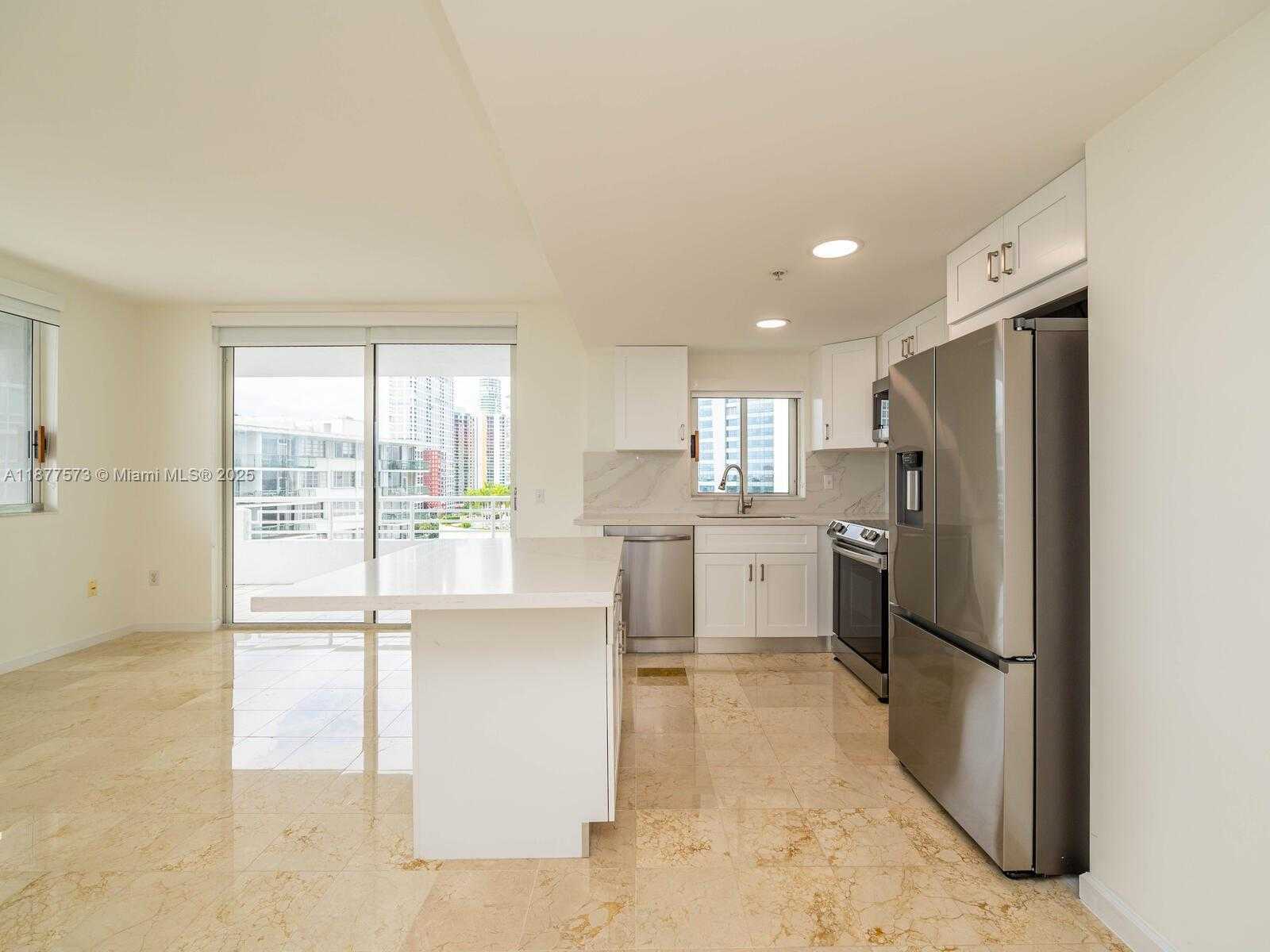 Small Image of 1402 BRICKELL BAY DR #1203, Miami Number 7