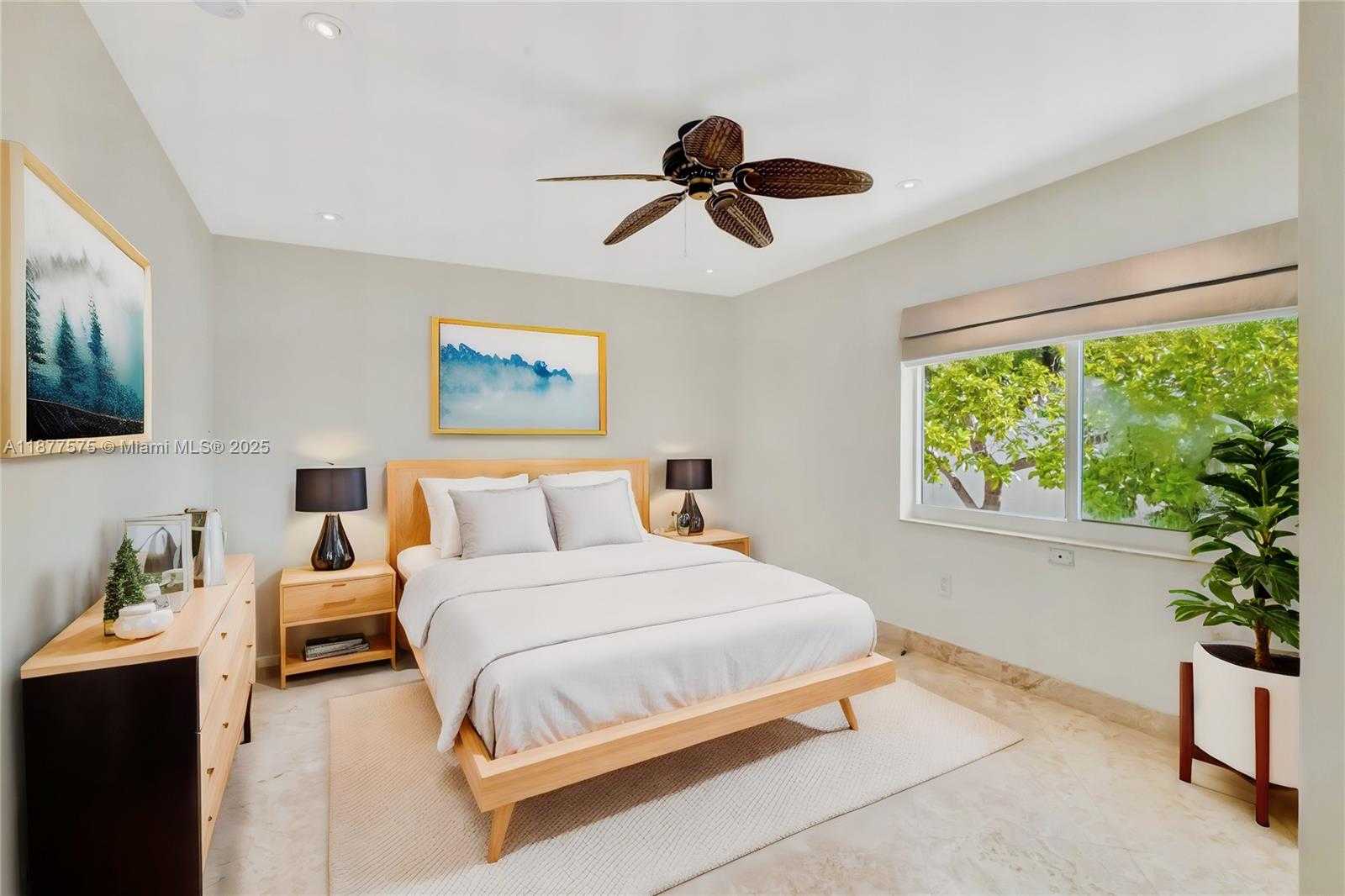 Small Image of 200 HARBOR DR, Key Biscayne Number 9