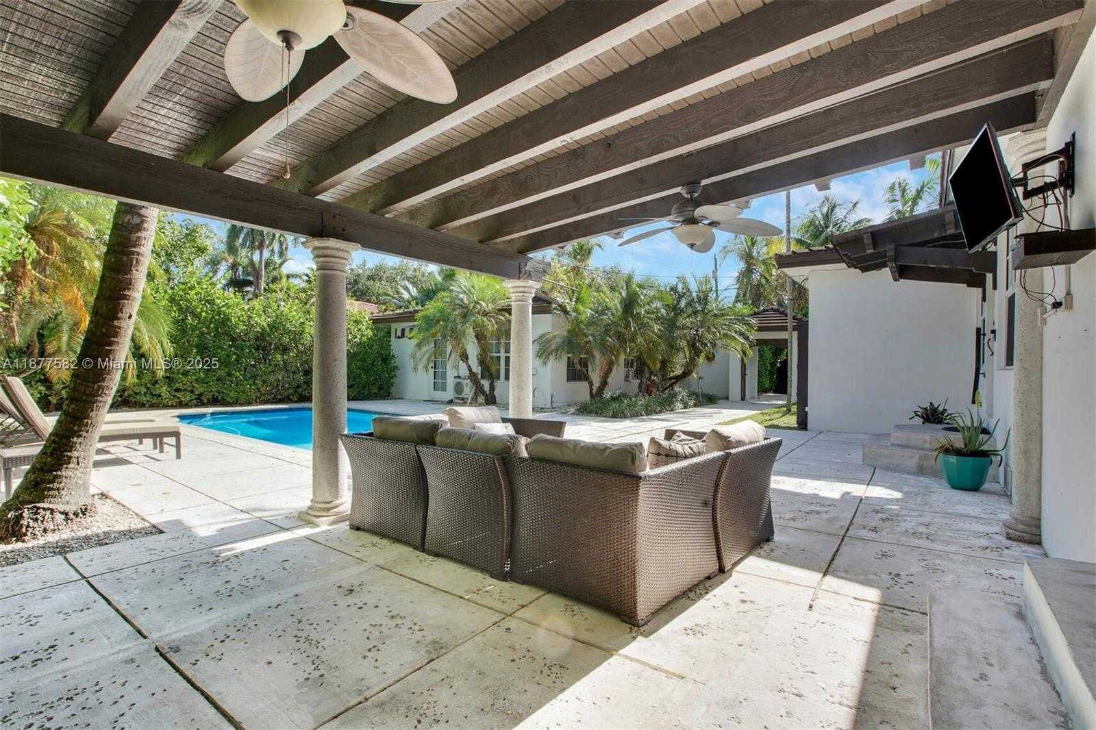 Small Image of 1161 SUNSET DR, Coral Gables Number 38