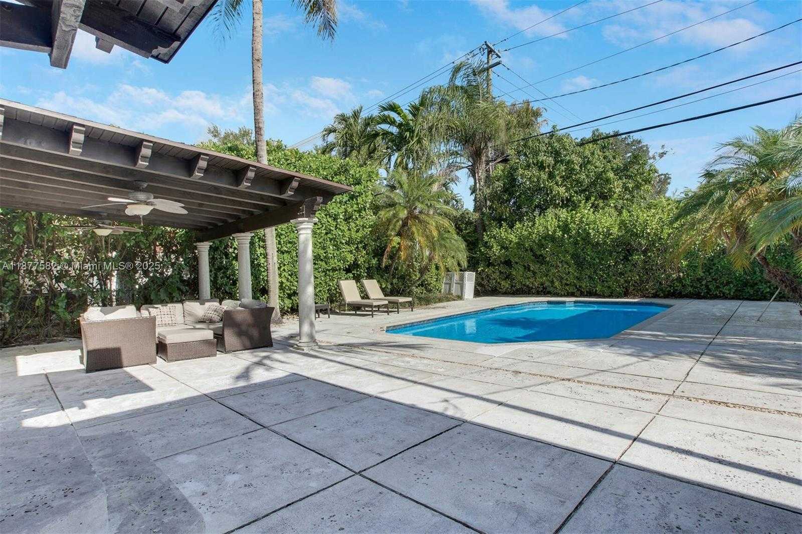 Small Image of 1161 SUNSET DR, Coral Gables Number 39
