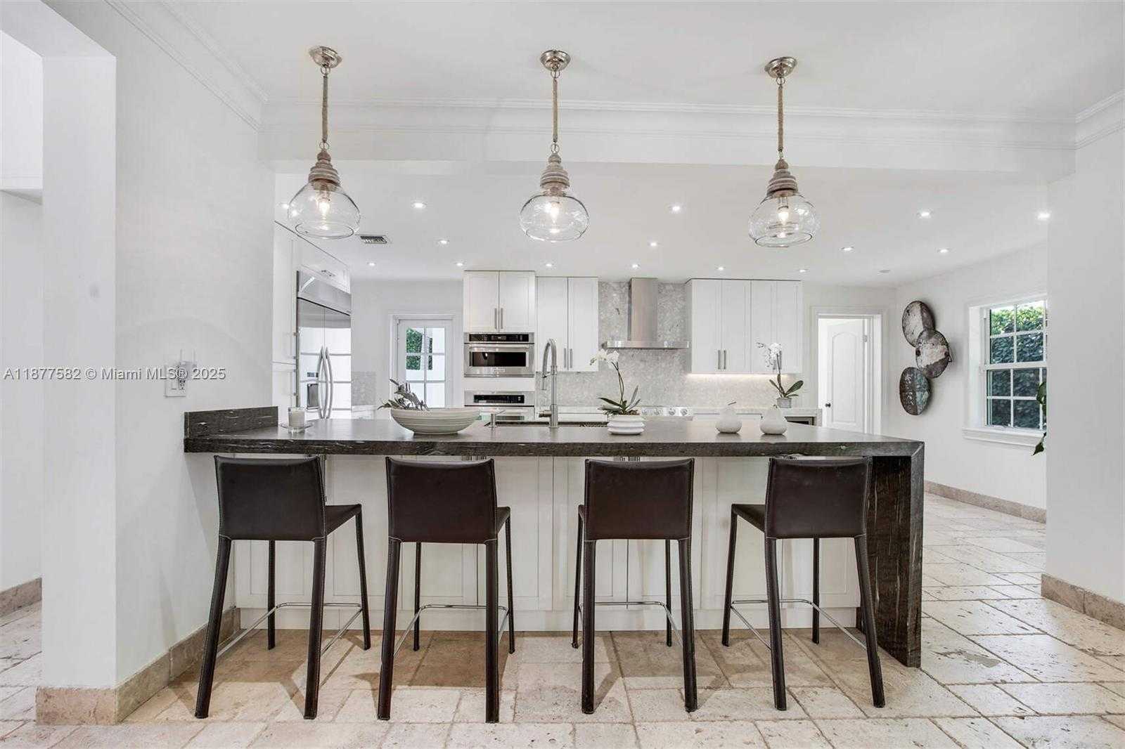 Small Image of 1161 SUNSET DR, Coral Gables Number 4