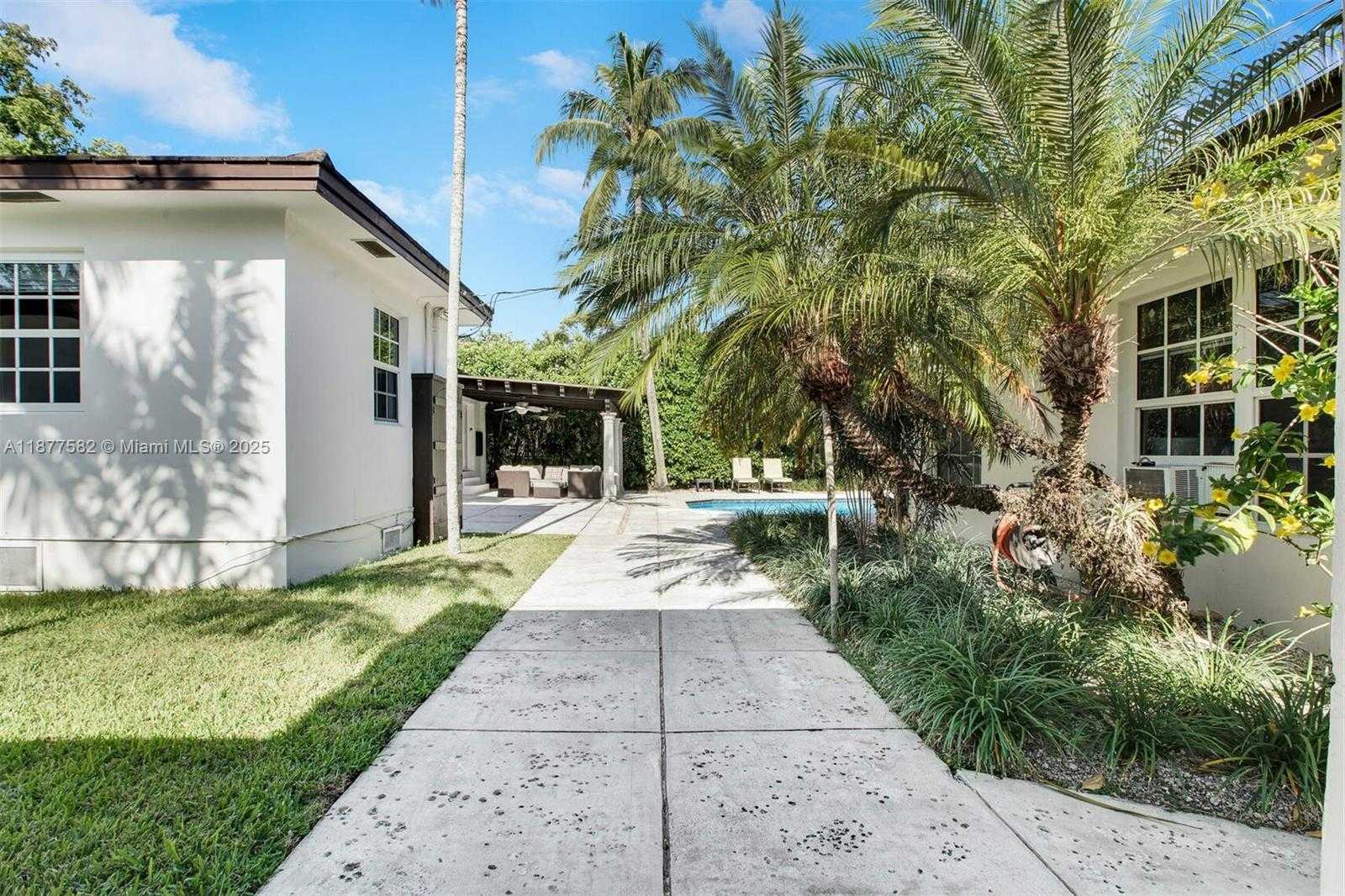 Small Image of 1161 SUNSET DR, Coral Gables Number 48