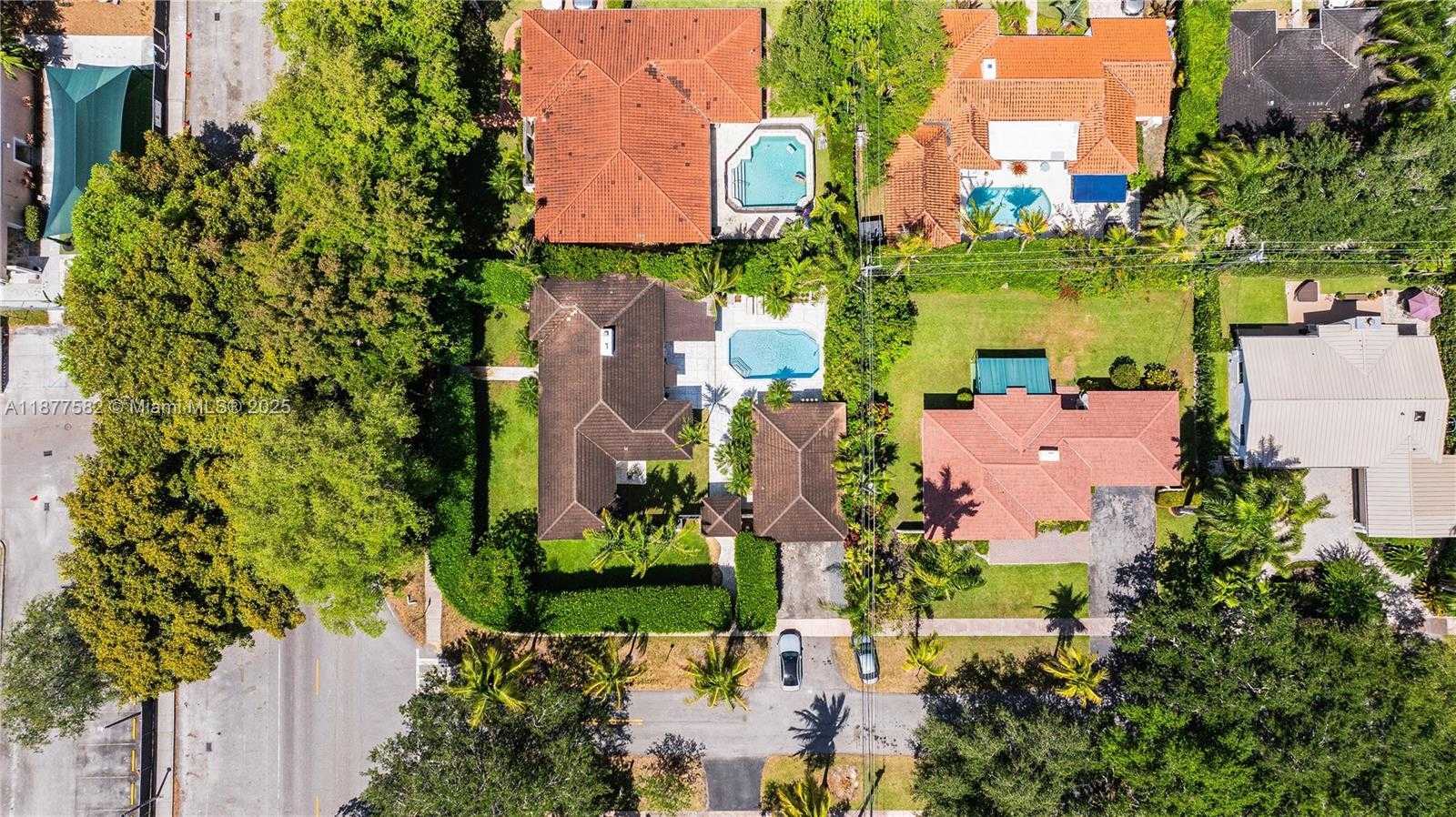Small Image of 1161 SUNSET DR, Coral Gables Number 49