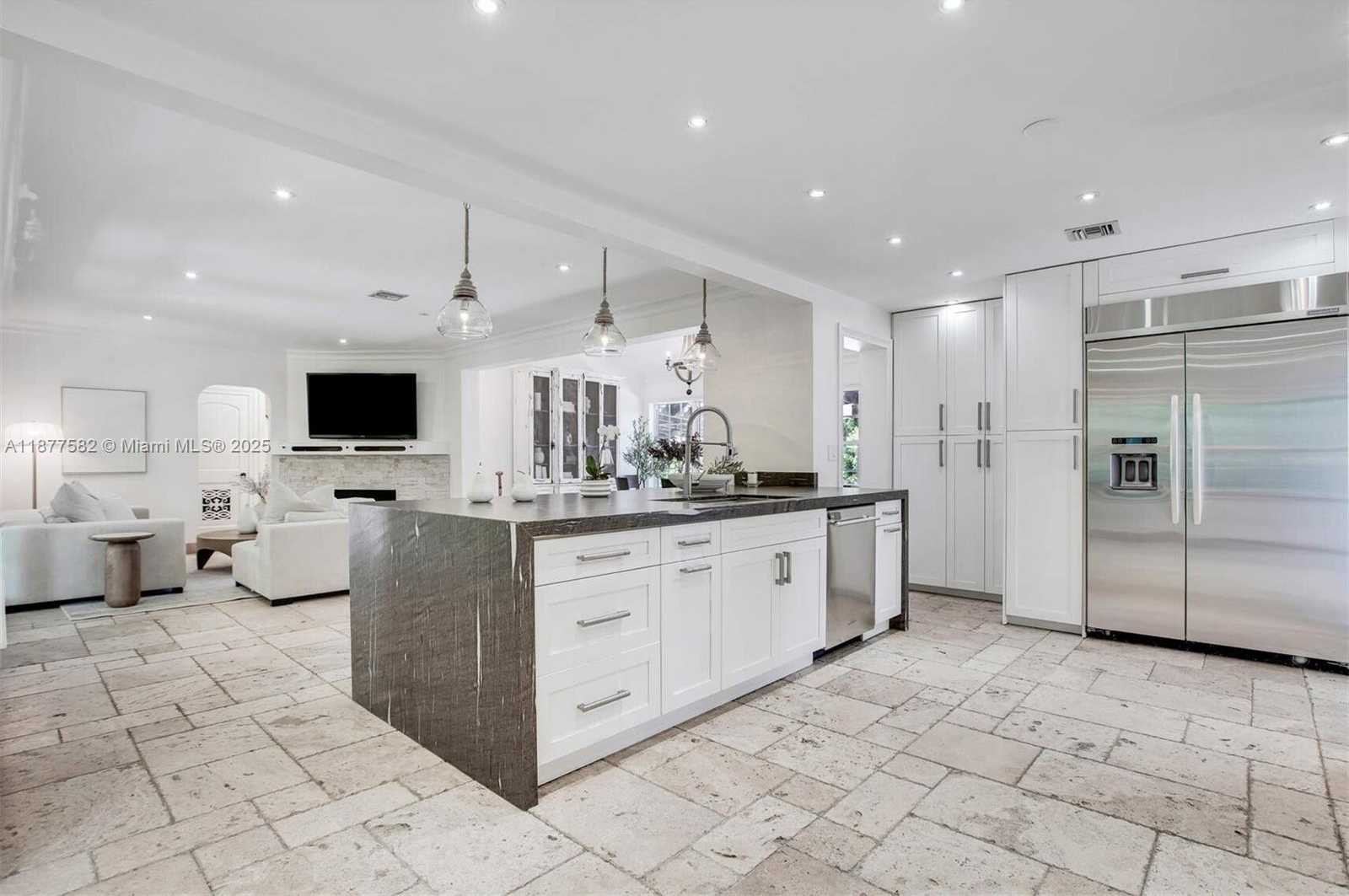 Small Image of 1161 SUNSET DR, Coral Gables Number 5