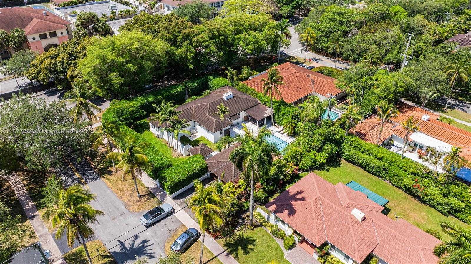 Small Image of 1161 SUNSET DR, Coral Gables Number 50