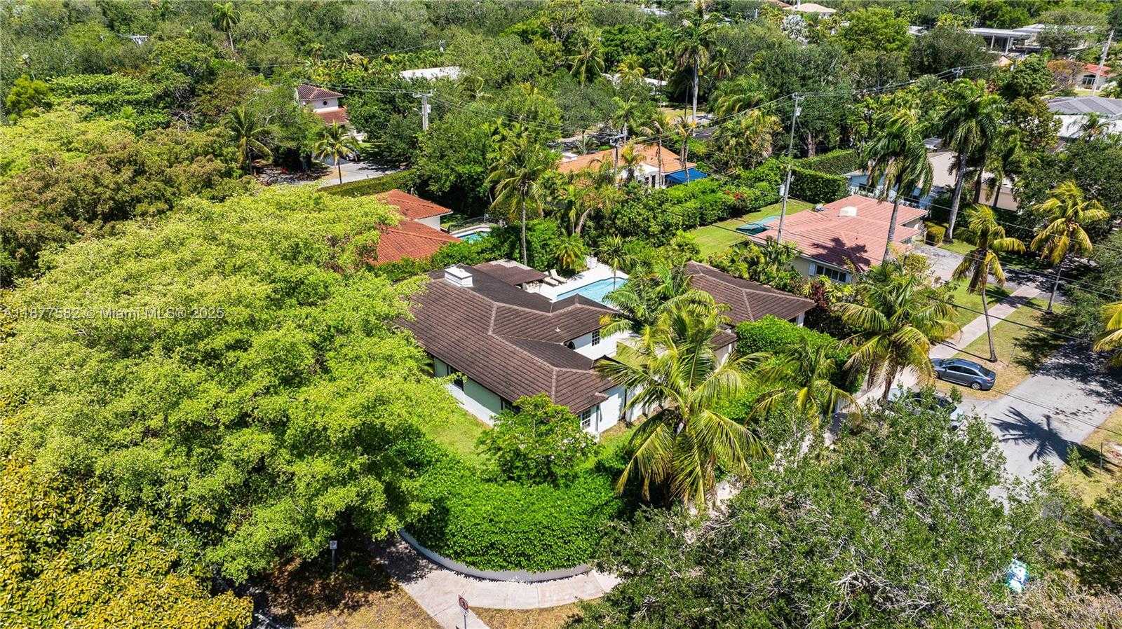 Small Image of 1161 SUNSET DR, Coral Gables Number 52