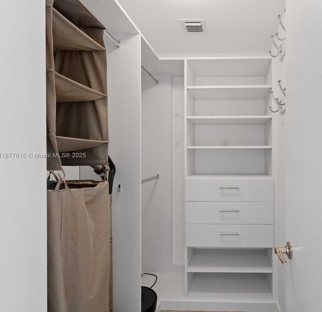 Small Image of 999 SOUTH WEST 1ST AVE #2502, Miami Number 20