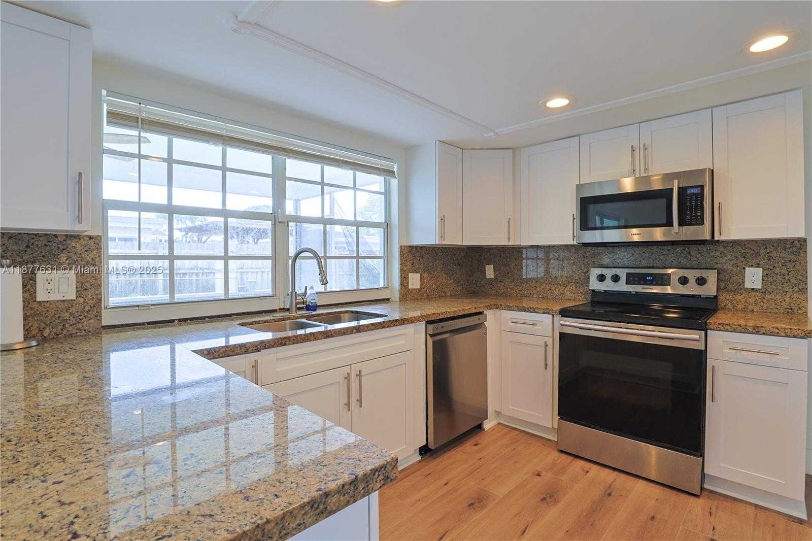Small Image of 9020 NORTH WEST 21ST CT, Pembroke Pines Number 3