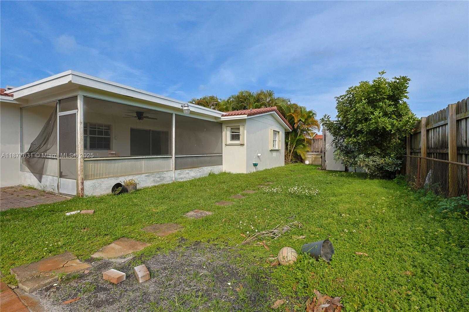Small Image of 9020 NORTH WEST 21ST CT, Pembroke Pines Number 33