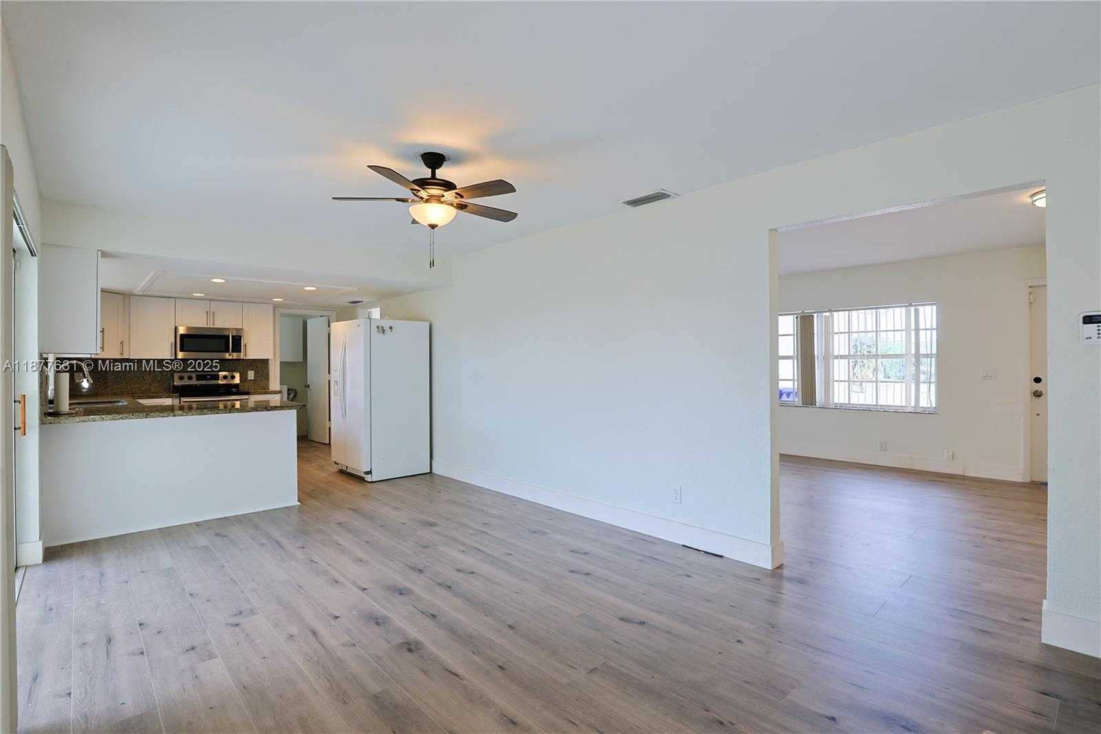 Small Image of 9020 NORTH WEST 21ST CT, Pembroke Pines Number 7