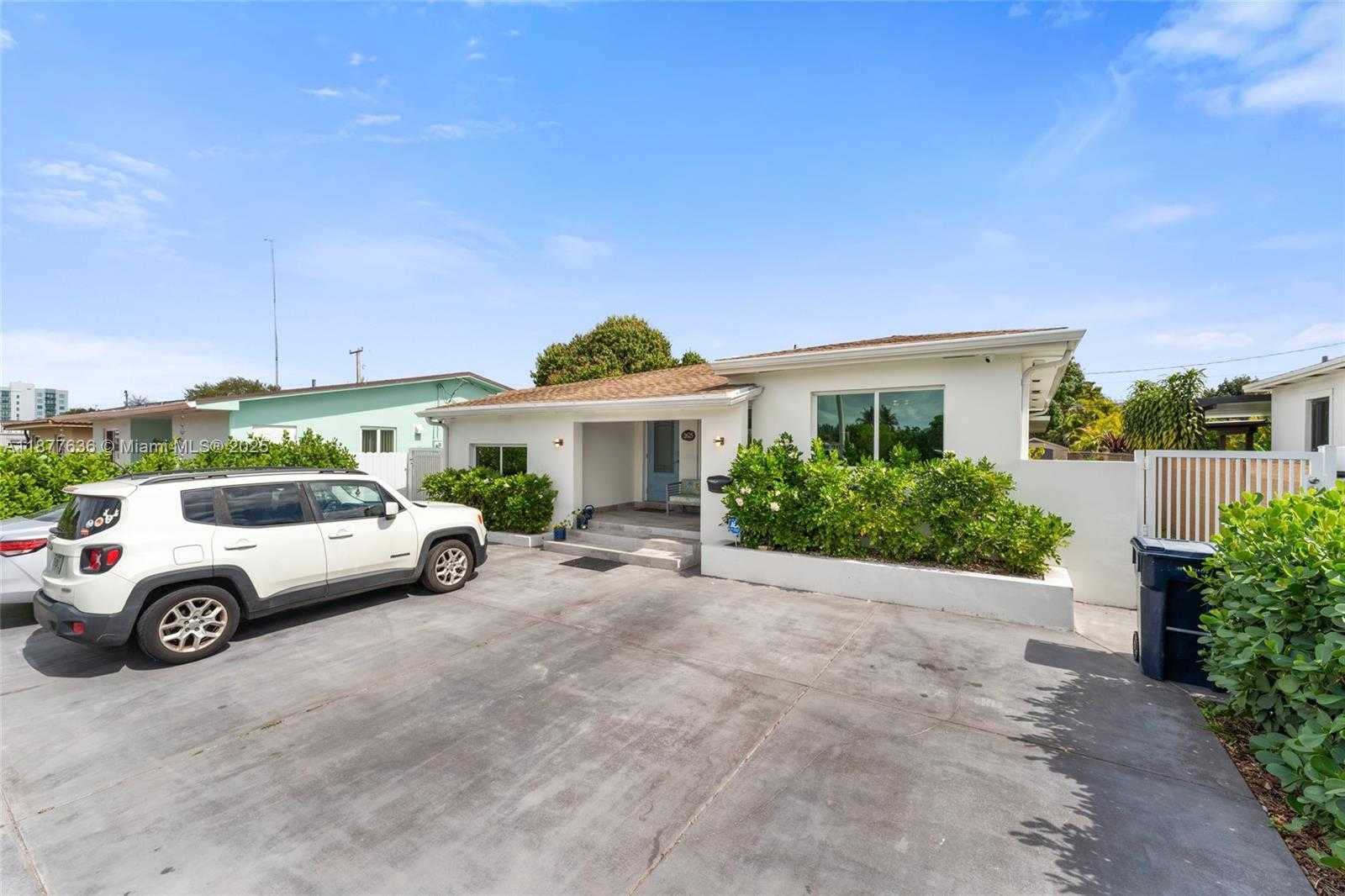 Small Image of 2625 SOUTH WEST 67TH AVE #1, Miami Number 21