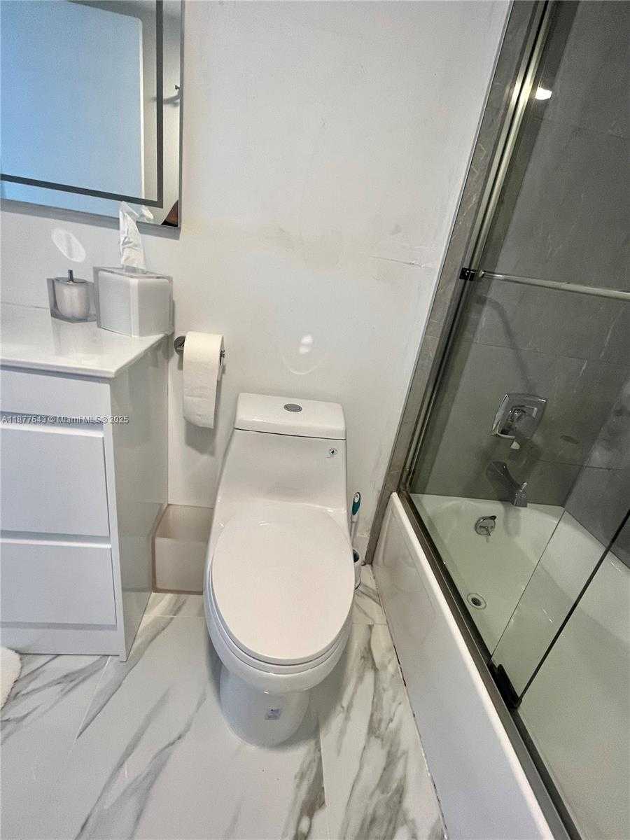 Small Image of 555 NORTH EAST 15TH ST #15G, Miami Number 61