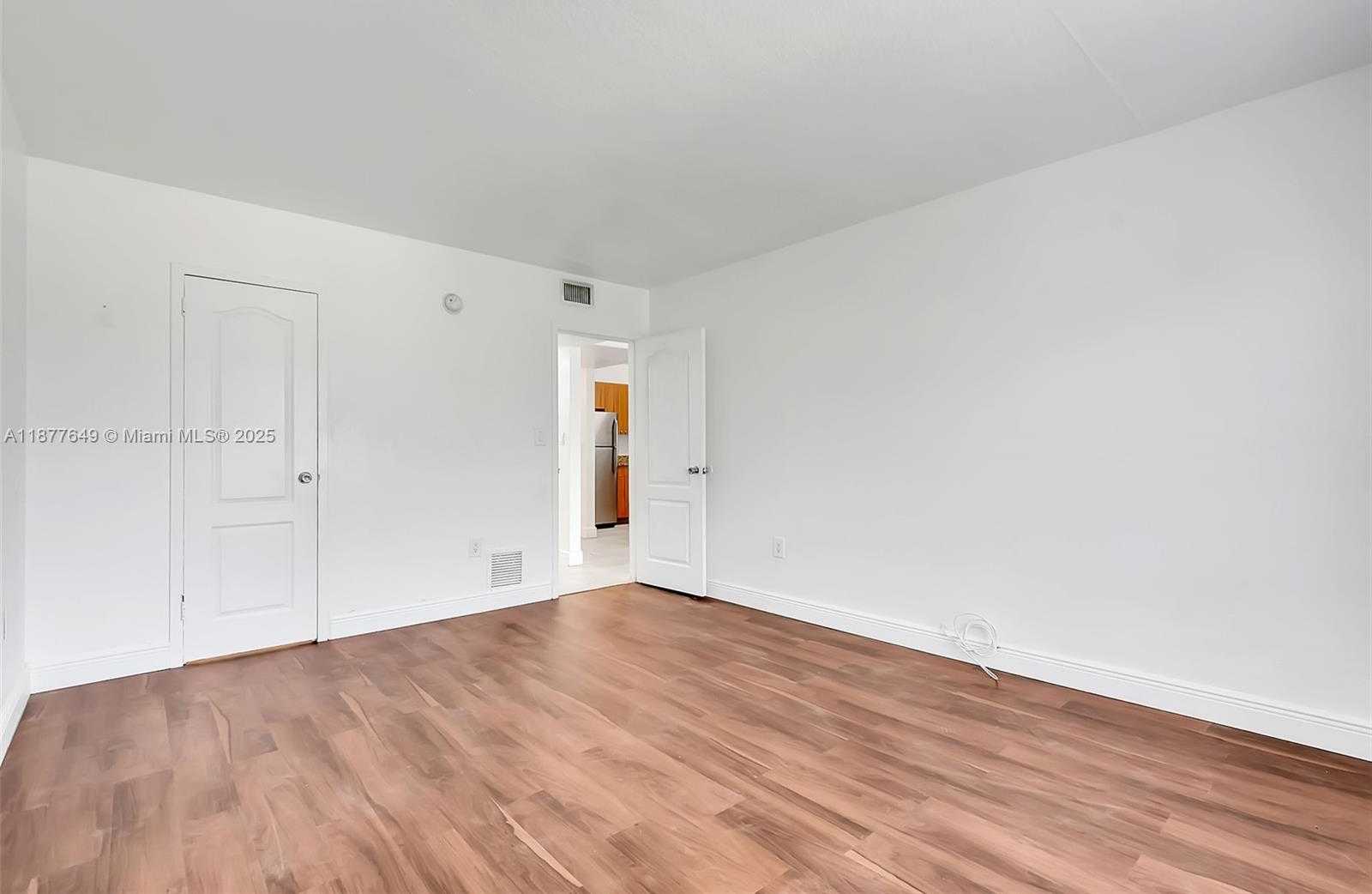 Small Image of 5000 NORTH WEST 79TH AVE #212, Doral Number 11