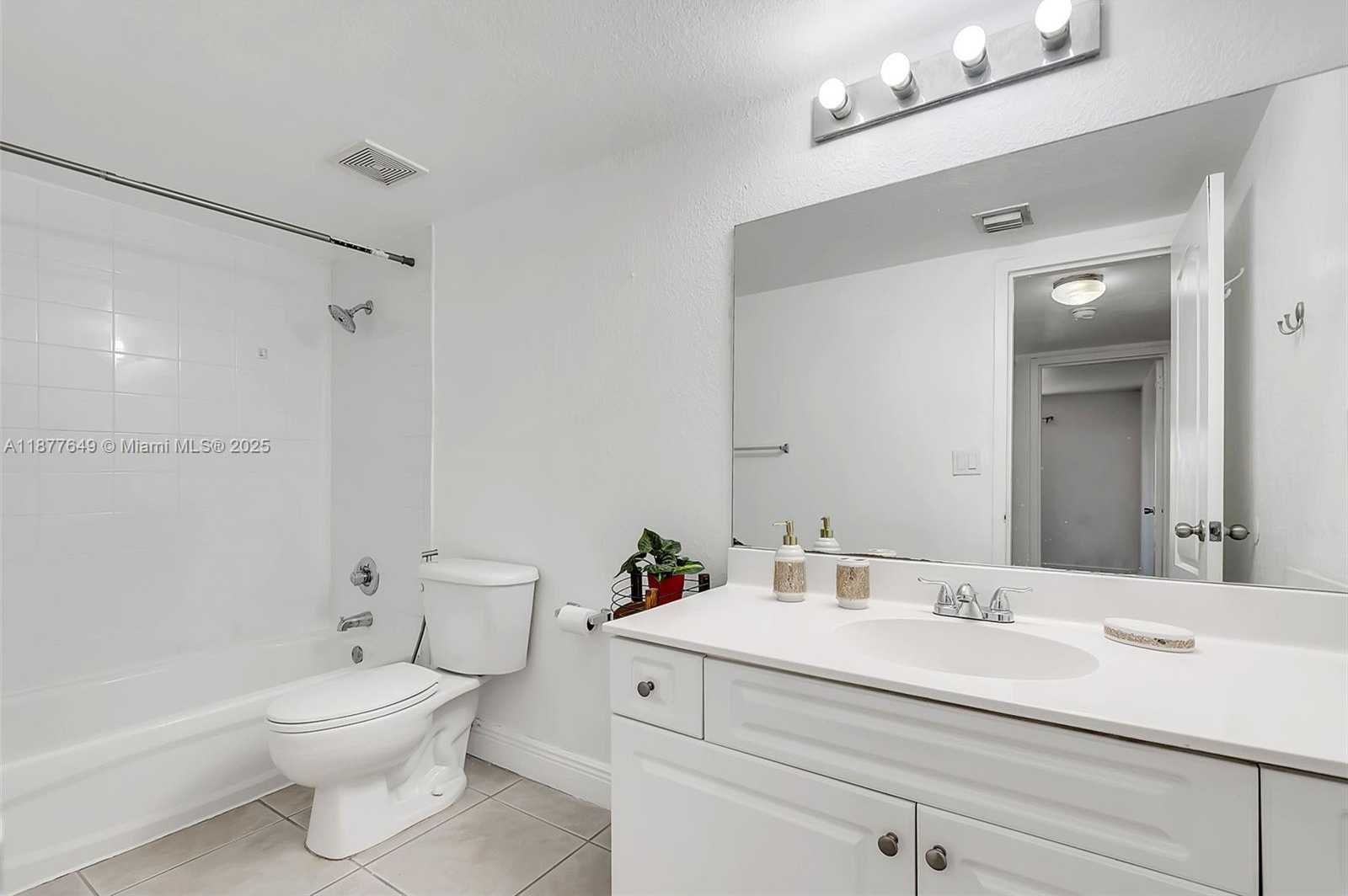 Small Image of 5000 NORTH WEST 79TH AVE #212, Doral Number 6