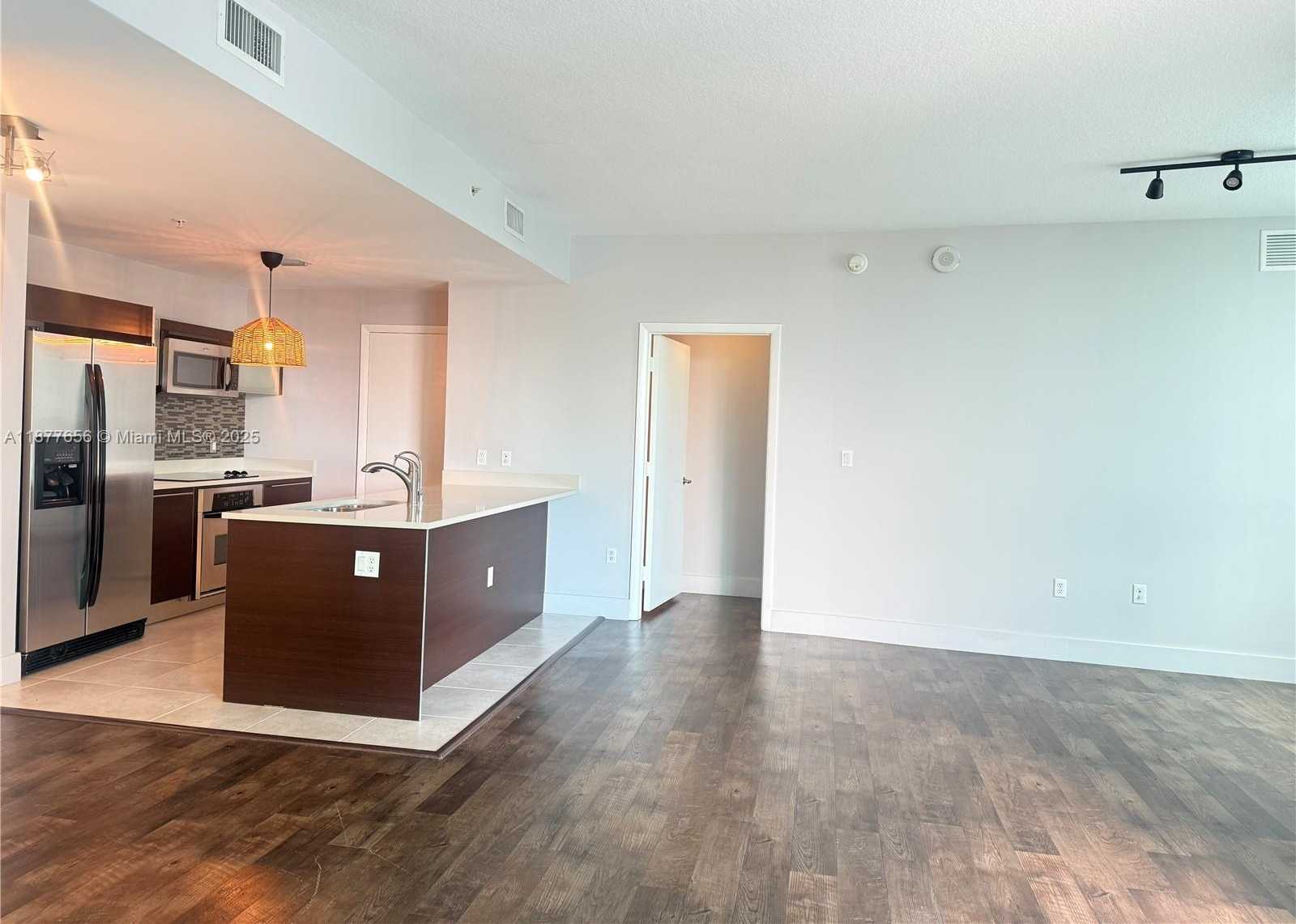 Imagen de Pequeño Objeto