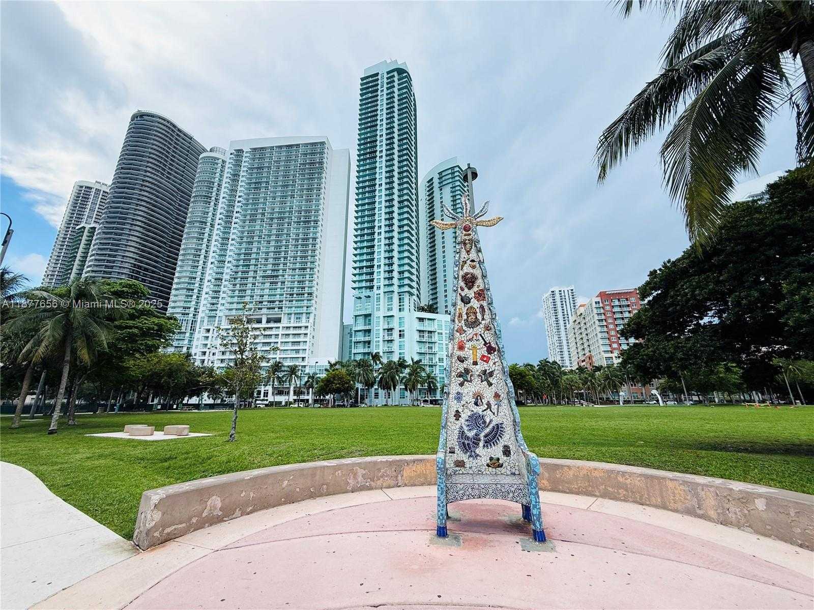 Imagen de Pequeño Objeto