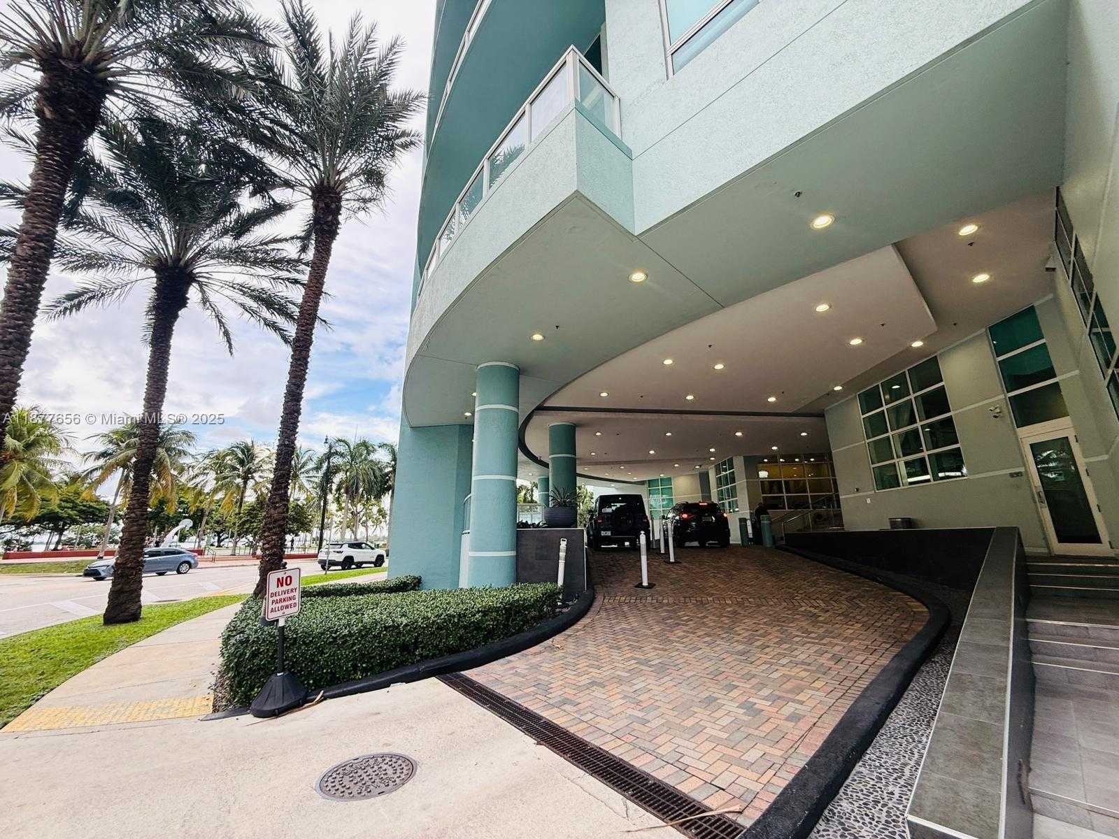 Imagen de Pequeño Objeto