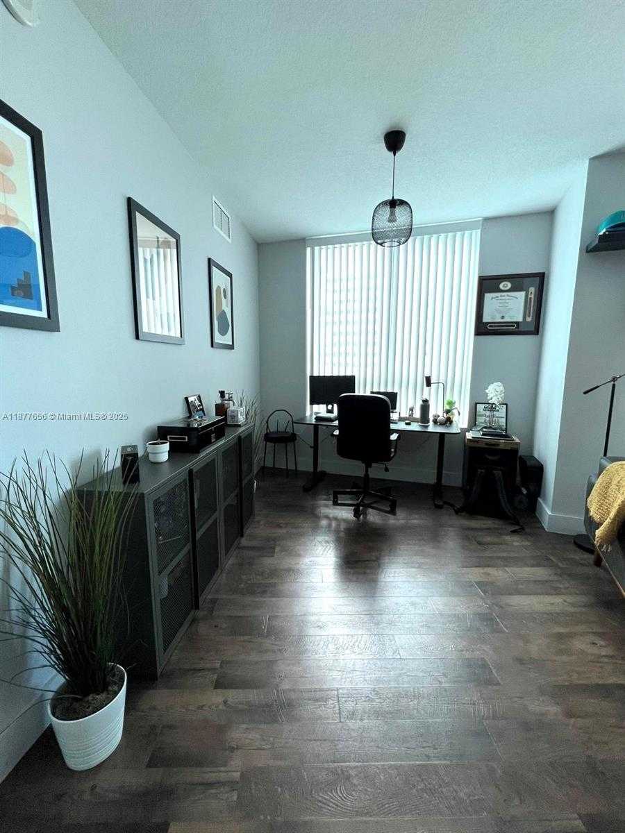 Imagen de Pequeño Objeto