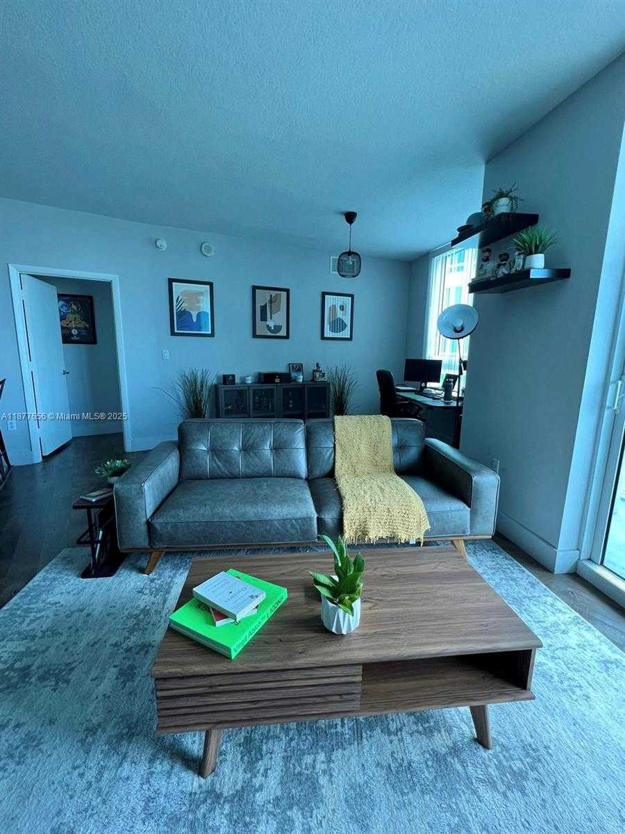 Imagen de Pequeño Objeto