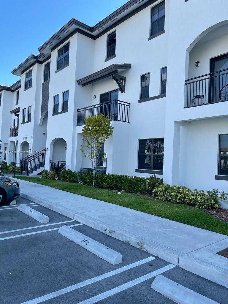 Small Image of 15540 SOUTH WEST 136TH ST #210, Miami Number 3