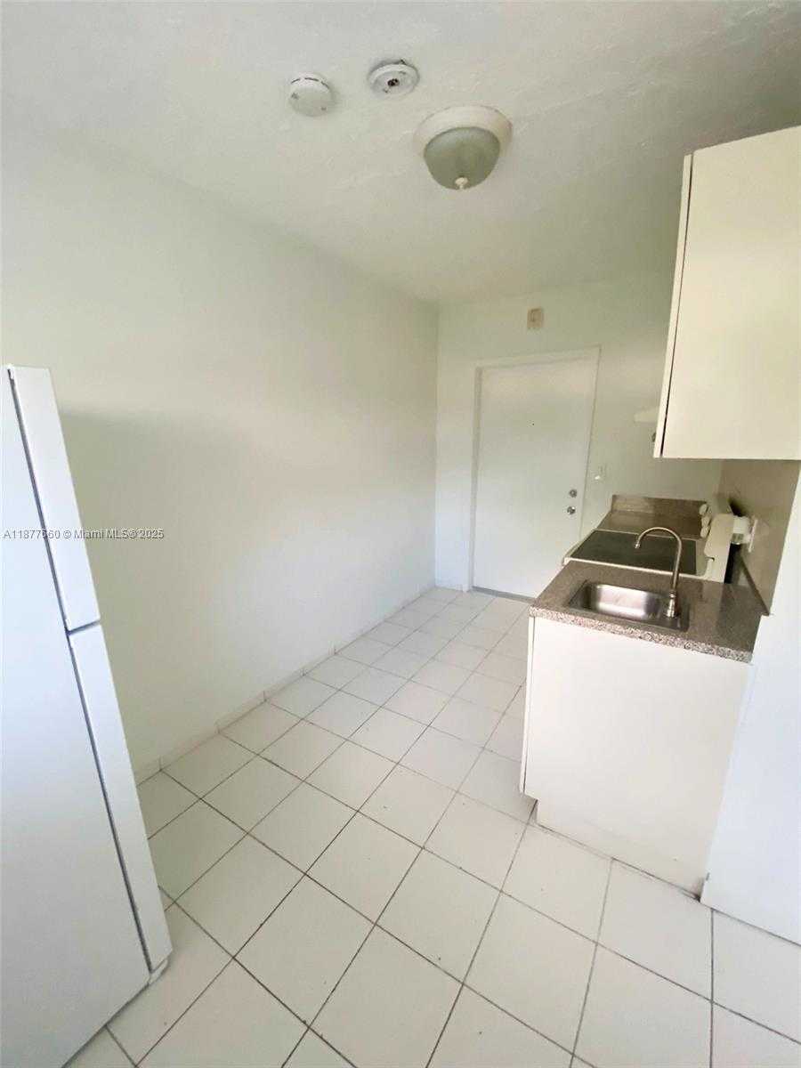 Small Image of 2612 JOHNSON ST #13, Hollywood Number 6