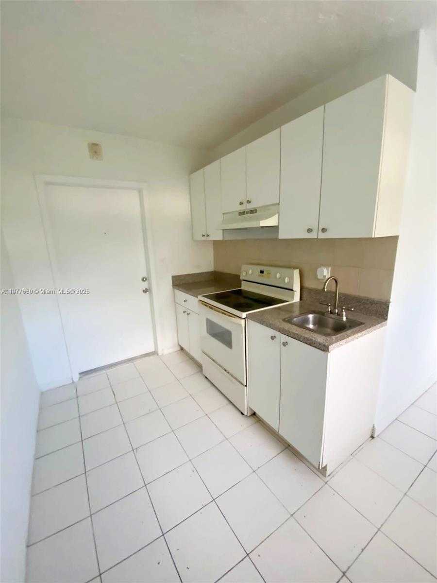 Small Image of 2612 JOHNSON ST #13, Hollywood Number 8