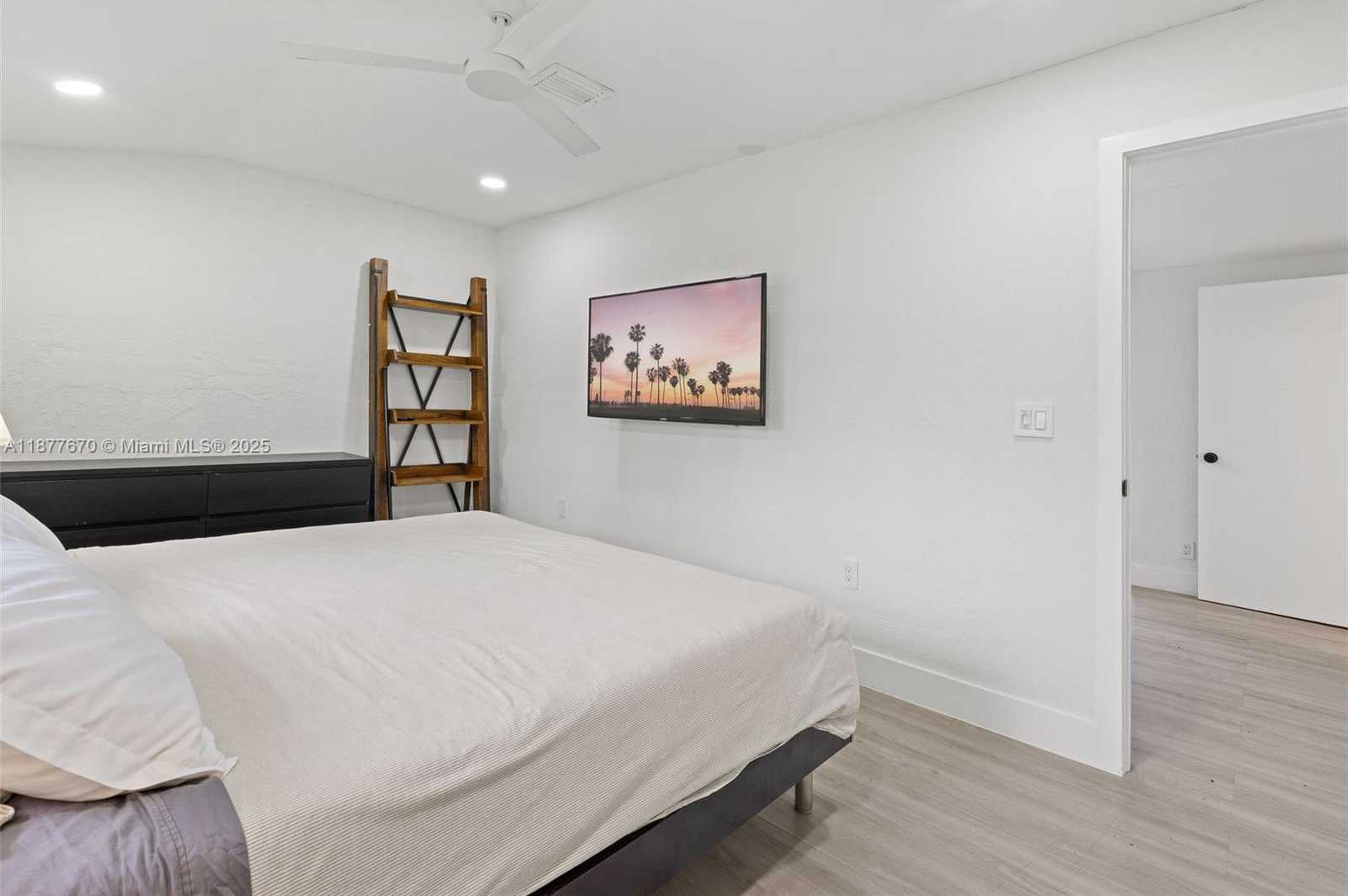 Small Image of 1254 POLK ST, Hollywood Number 27